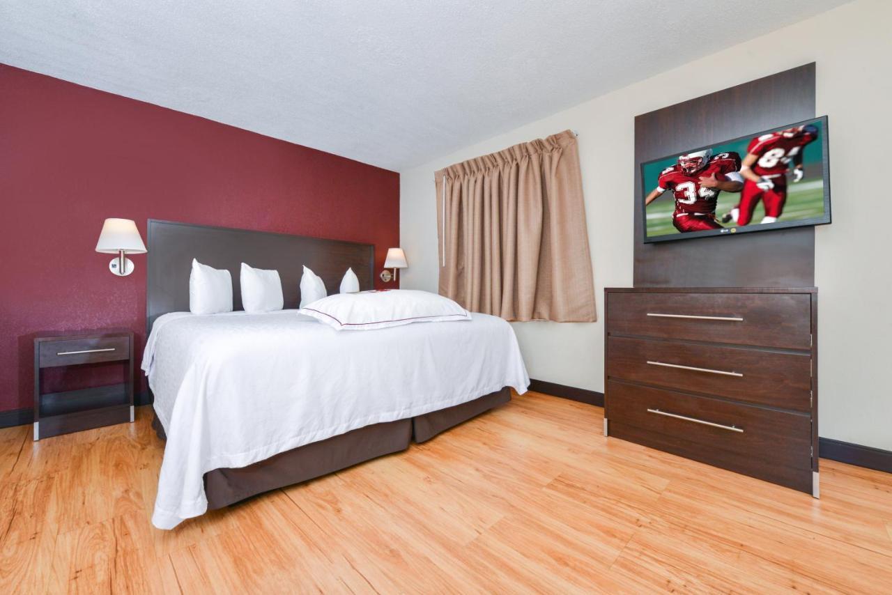 Red Roof Inn Plus+ & Suites Guilford Exterior photo