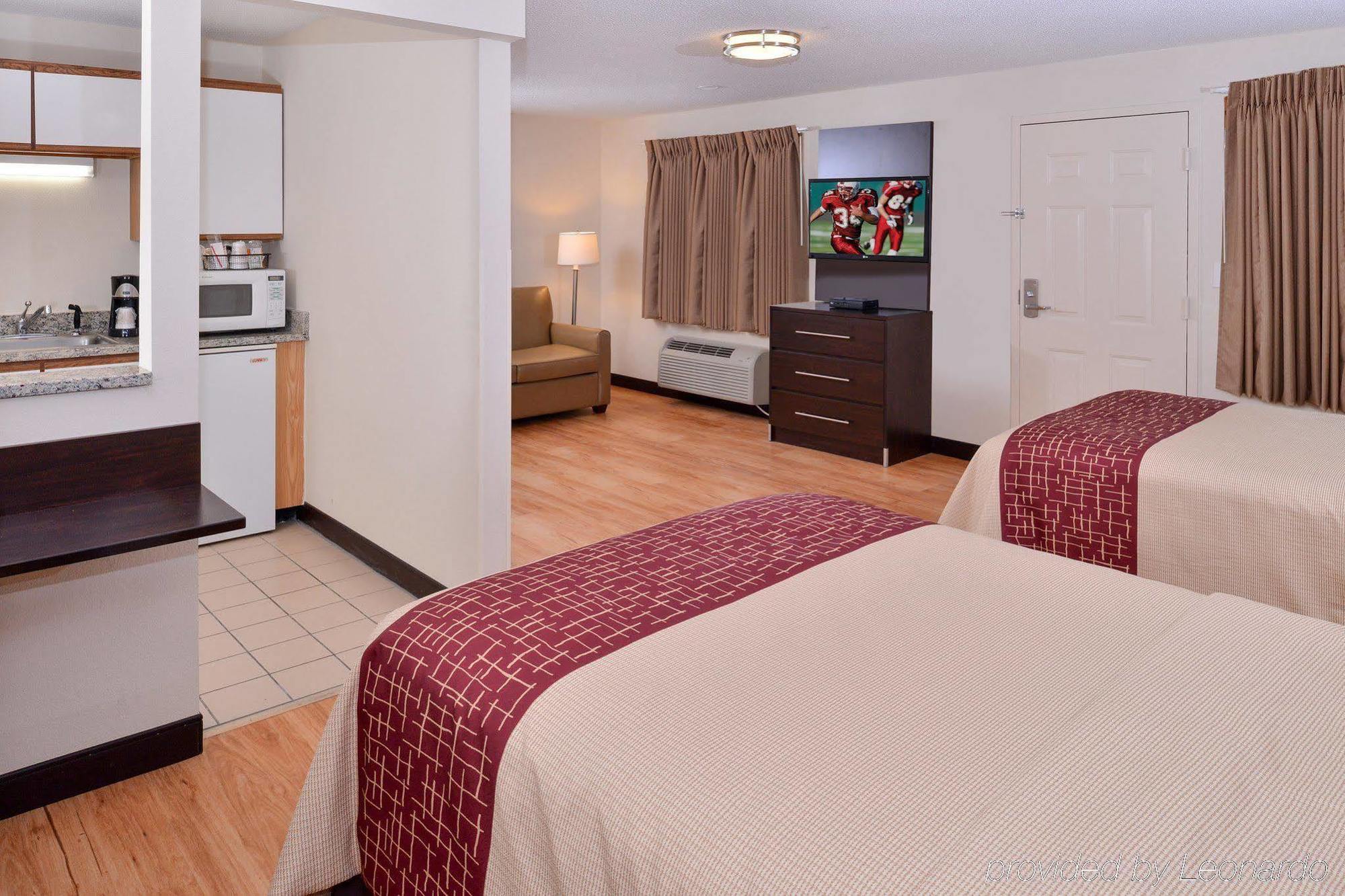 Red Roof Inn Plus+ & Suites Guilford Exterior photo
