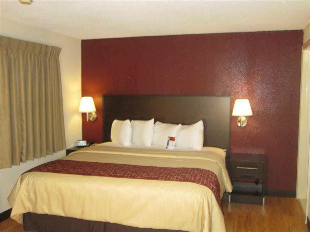 Red Roof Inn Plus+ & Suites Guilford Exterior photo